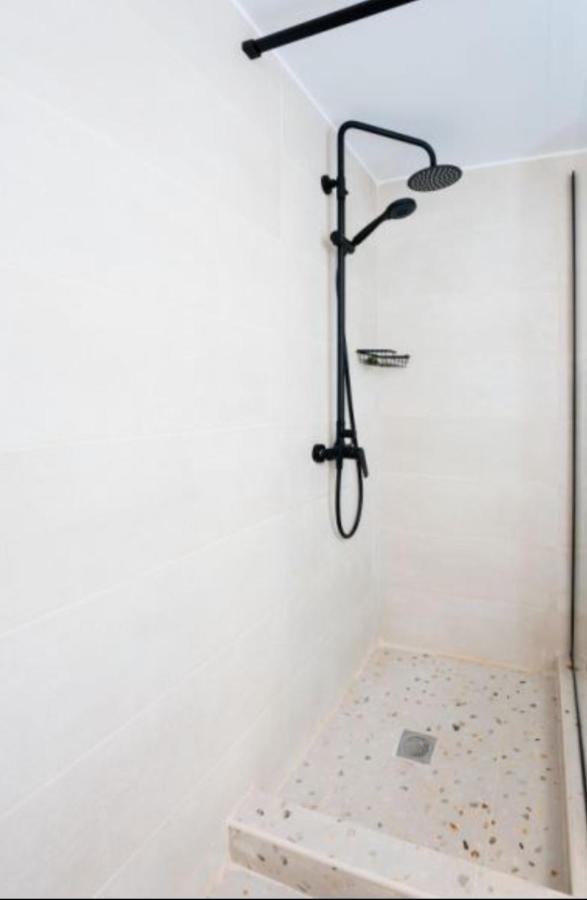 Brand New Apartment Nearby Metro Atena Exterior foto